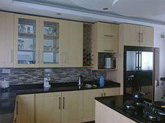 Light wood grain kitchen 